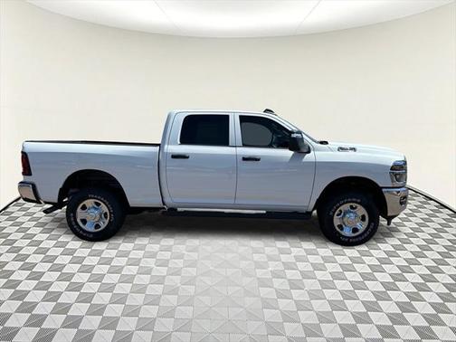 2025 RAM 2500 Tradesman Crew Cab 4x4 6'4' Box