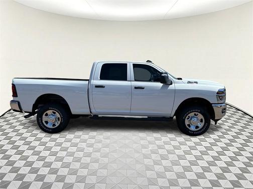 2025 RAM 2500 Tradesman Crew Cab 4x4 6'4' Box