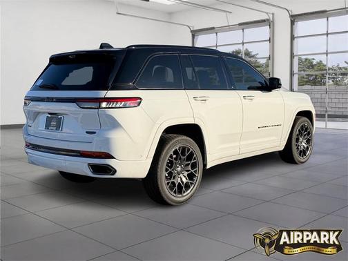 2025 Jeep Grand Cherokee Summit