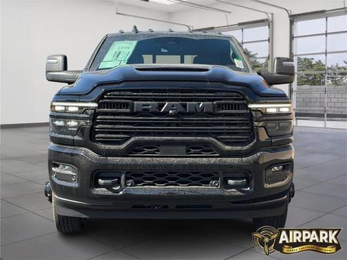 2026 RAM 3500 Laramie Crew Cab 4x4 8' Box