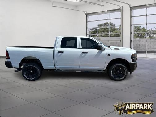 2025 RAM 2500 Tradesman Crew Cab 4x4 6'4' Box