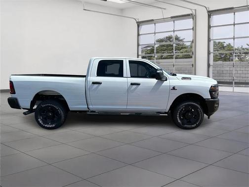 2025 RAM 2500 Tradesman Crew Cab 4x4 6'4' Box