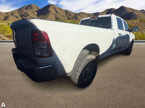 Bright White Clearcoat 2019 RAM 2500 Tradesman Crew Cab 4x4 8' Box