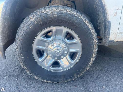 Bright White Clearcoat 2019 RAM 2500 Tradesman Crew Cab 4x4 8' Box