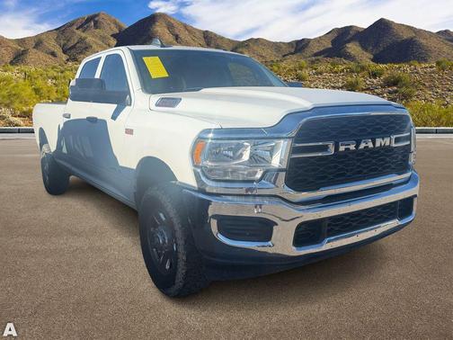 Bright White Clearcoat 2019 RAM 2500 Tradesman Crew Cab 4x4 8' Box