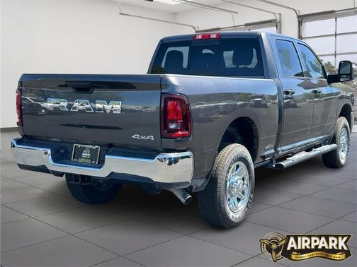2025 RAM 2500 Tradesman Crew Cab 4x4 6'4' Box