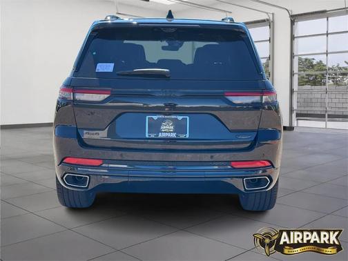 2025 Jeep Grand Cherokee Summit