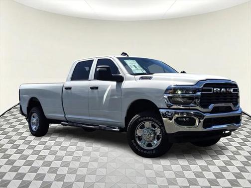 2025 RAM 2500 Tradesman Crew Cab 4x4 8' Box