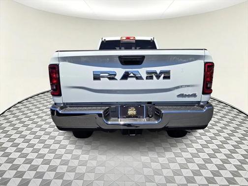 2025 RAM 2500 Tradesman Crew Cab 4x4 8' Box