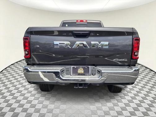 2025 RAM 2500 Tradesman Crew Cab 4x4 8' Box