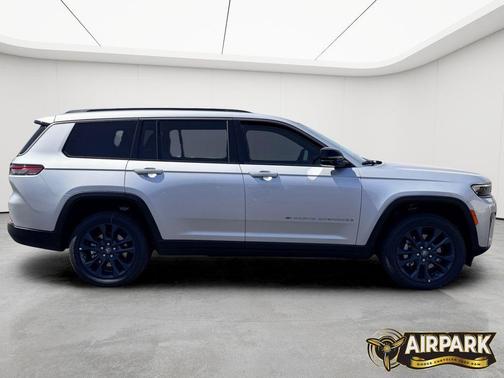 Silver Zynith 2026 Jeep Grand Cherokee Limited