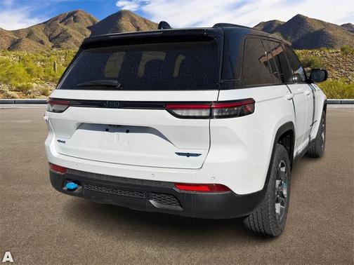 2023 Jeep Grand Cherokee 4xe Trailhawk
