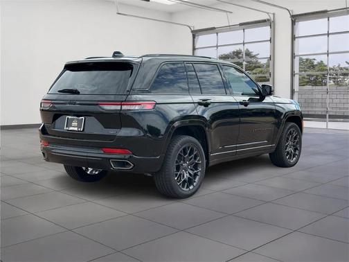 2025 Jeep Grand Cherokee Summit