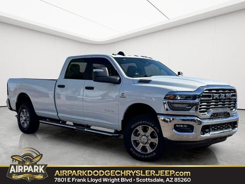 Bright White Clearcoat 2026 RAM 2500 Big Horn Crew Cab 4x4 8' Box