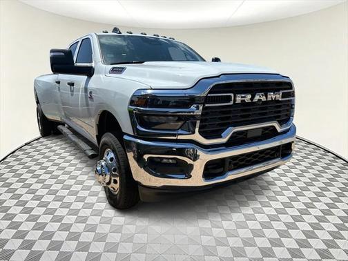 2025 RAM 3500 Tradesman Crew Cab 4x4 8' Box