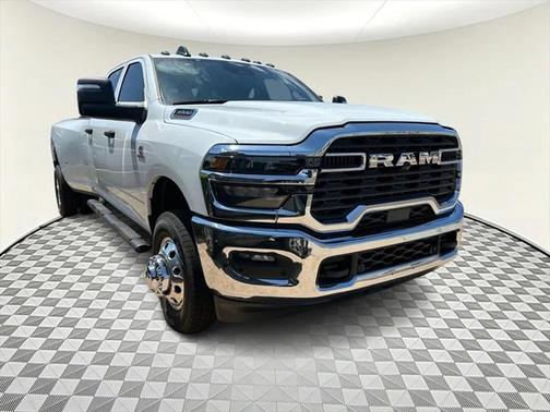 2025 RAM 3500 Tradesman Crew Cab 4x4 8' Box