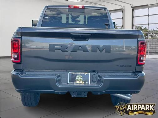 2025 RAM 2500 Tradesman Crew Cab 4x4 6'4' Box