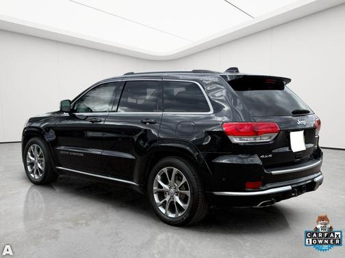 Diamond Black Crystal Pearlcoat 2020 Jeep Grand Cherokee Summit