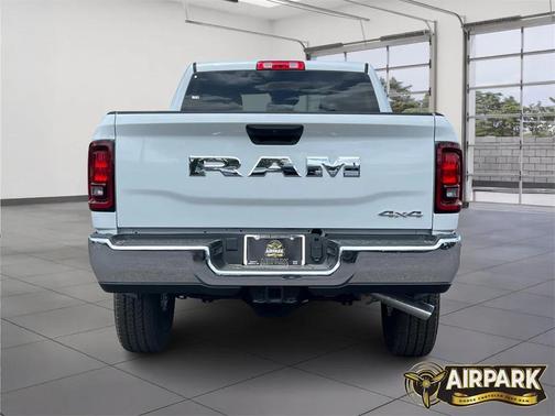 2025 RAM 2500 Tradesman Crew Cab 4x4 6'4' Box