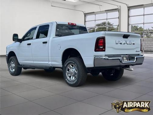 2025 RAM 2500 Tradesman Crew Cab 4x4 6'4' Box