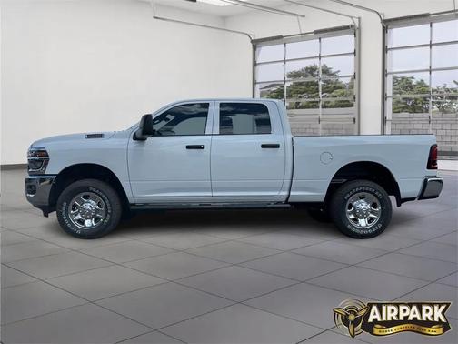 2025 RAM 2500 Tradesman Crew Cab 4x4 6'4' Box