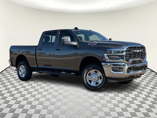 2025 RAM 2500 Tradesman Crew Cab 4x4 6'4' Box