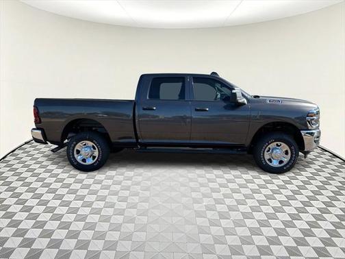 2025 RAM 2500 Tradesman Crew Cab 4x4 6'4' Box