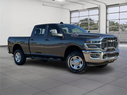 2025 RAM 2500 Tradesman Crew Cab 4x4 6'4' Box