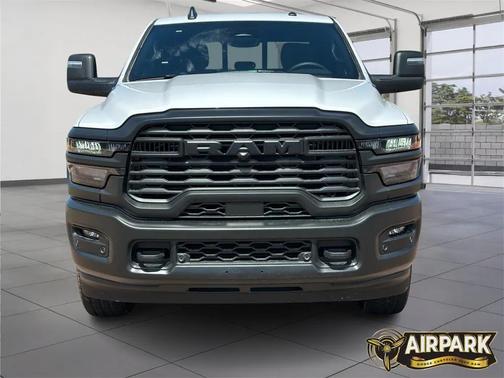 2025 RAM 2500 Tradesman Crew Cab 4x4 6'4' Box