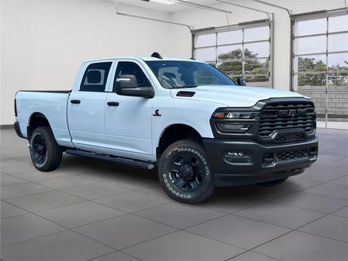 2025 RAM 2500 Tradesman Crew Cab 4x4 6'4' Box