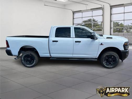 2025 RAM 2500 Tradesman Crew Cab 4x4 6'4' Box