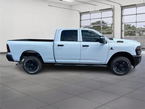 2025 RAM 2500 Tradesman Crew Cab 4x4 6'4' Box