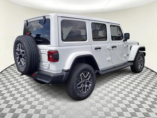 2025 Jeep Wrangler 4-Door Sahara 4x4
