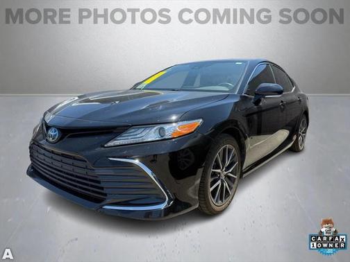2022 Toyota Camry Hybrid XLE