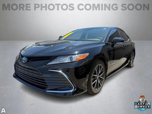 2022 Toyota Camry Hybrid XLE