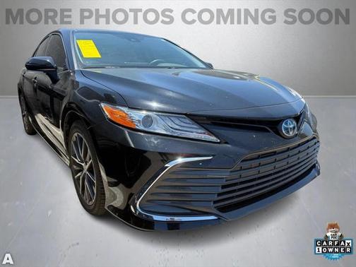 2022 Toyota Camry Hybrid XLE