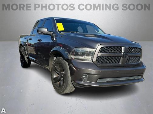 2017 RAM 1500 Night Crew Cab 4x4 5'7' Box