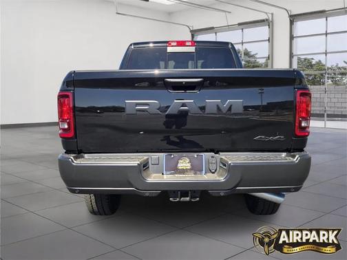 2025 RAM 2500 Tradesman Crew Cab 4x4 6'4' Box