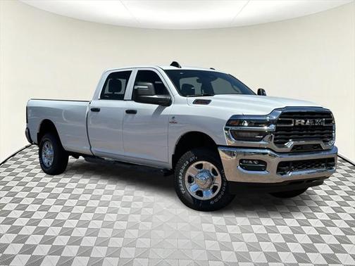 2025 RAM 3500 Tradesman Crew Cab 4x4 8' Box