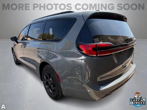 2025 Chrysler Pacifica Hybrid Premium S Appearance Pkg