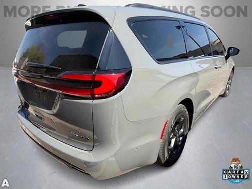2025 Chrysler Pacifica Hybrid Premium S Appearance Pkg