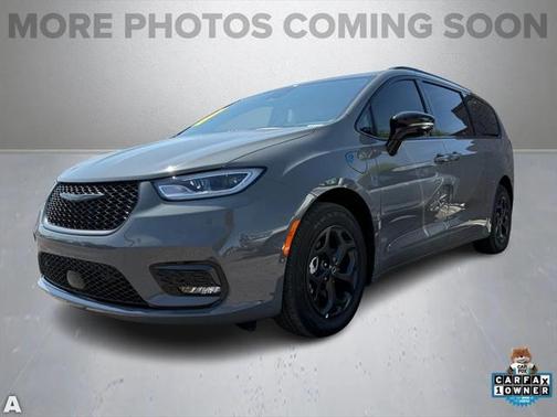 2025 Chrysler Pacifica Hybrid Premium S Appearance Pkg