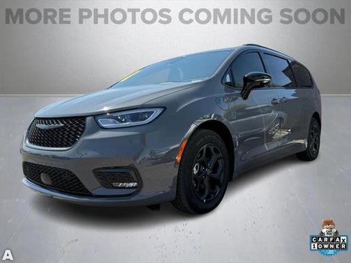 2025 Chrysler Pacifica Hybrid Premium S Appearance Pkg