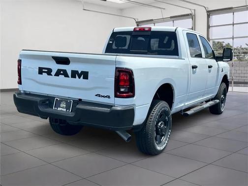 2025 RAM 2500 Tradesman Crew Cab 4x4 6'4' Box