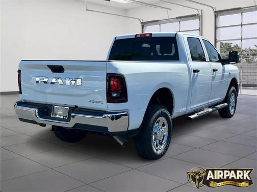 2025 RAM 2500 Tradesman Crew Cab 4x4 6'4' Box
