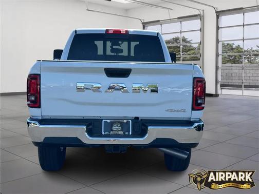 2025 RAM 2500 Tradesman Crew Cab 4x4 6'4' Box