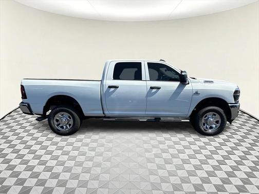 2025 RAM 2500 Tradesman Crew Cab 4x4 6'4' Box