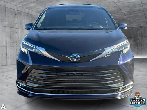 2025 Toyota Sienna Platinum