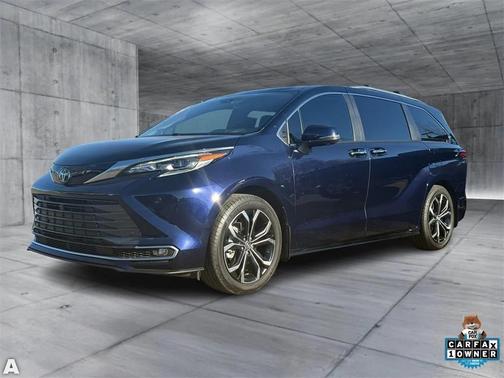 2025 Toyota Sienna Platinum