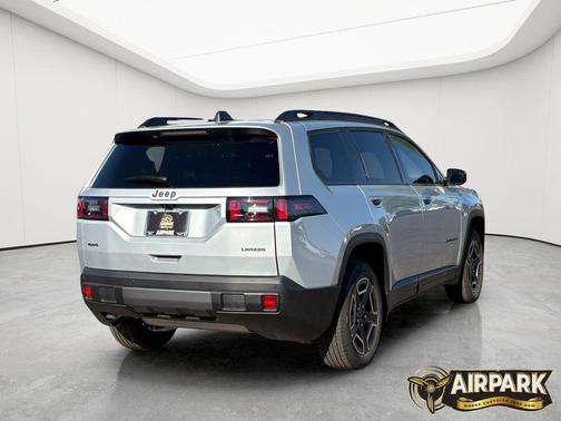 Silver Zynith Clearcoat 2026 Jeep Cherokee Limited